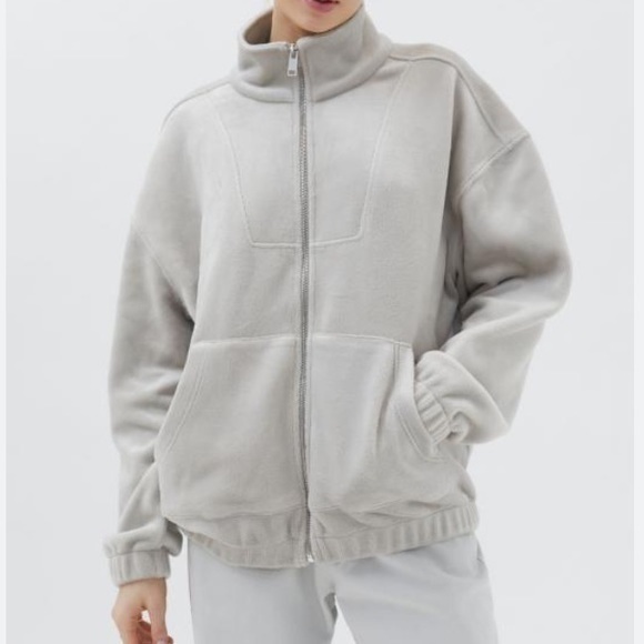 Urban Outfitters Jackets & Blazers - Urban Outfitters ‘Sophia’ plush fleece zip front jacket L